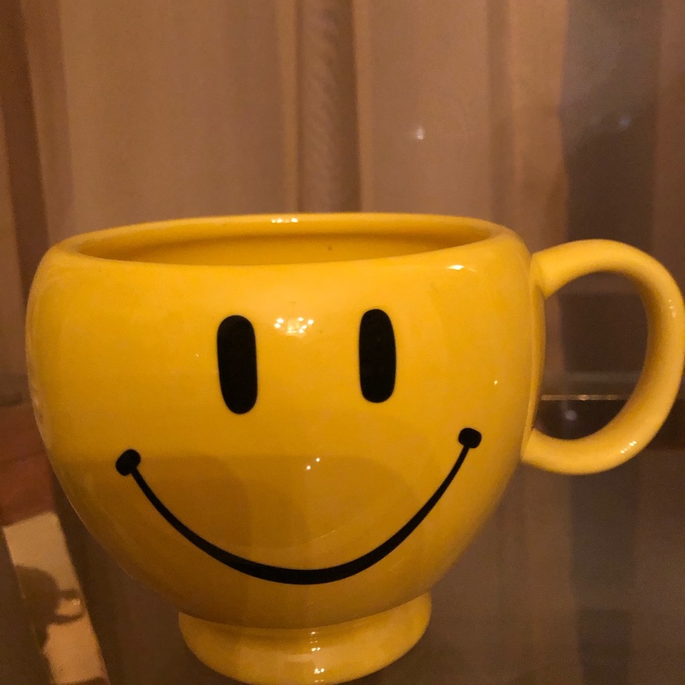 Retro Smiley face coffee cup